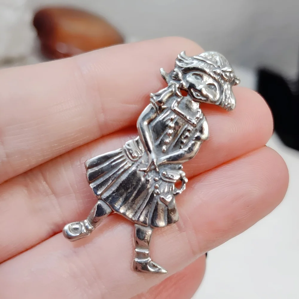 Vintage Sterling Silver Mary Engelbreit Cute Girl Brooch Pin